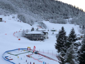 Le Skidoux 2*, au pied des pistes, vue montagne